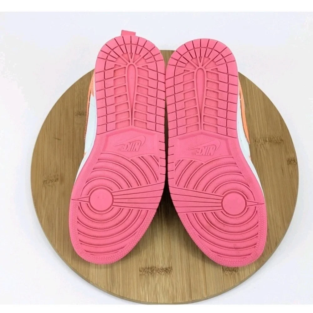 Nike Low-Top Sneakers in Orange, Pink & White